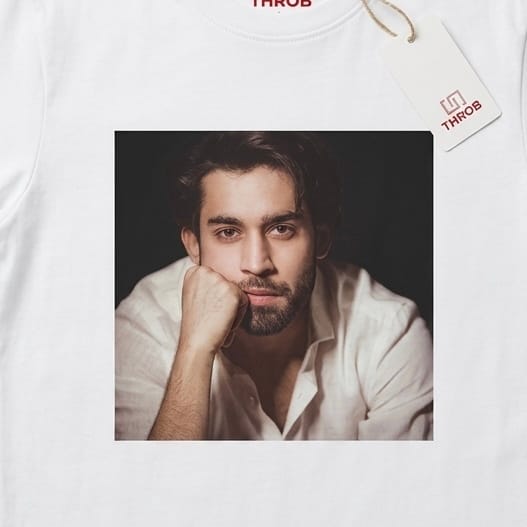 Oversized Cotton Tee with Portrait Print - Image 2